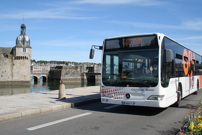 Le port du gilet jaune obligatoire pour les scolaires sur le réseau Coralie  CCA - Le Meur Bus & Cars