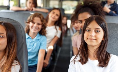 voyages-scolaires-séjours-linguistiques-angleterre-espagne-finistère-bretagne-transport-groupe-enfant