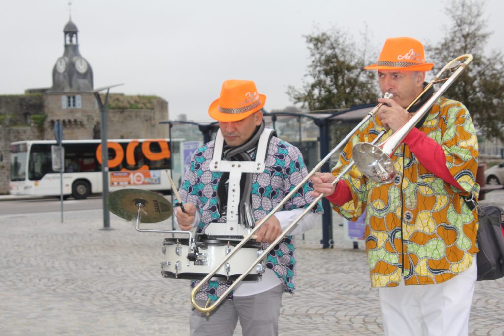 fanfare musicien de rue Repris de Justesse